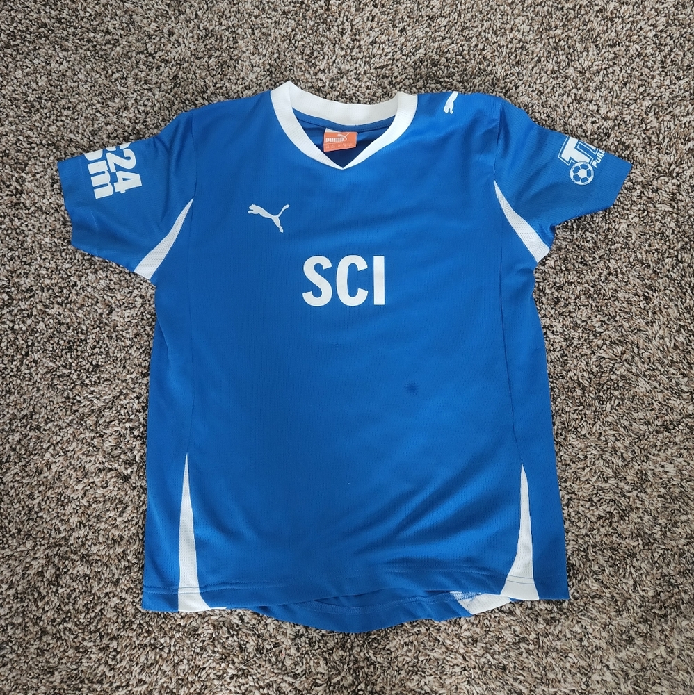 ⚽️ GERMAN soccer club jersey.